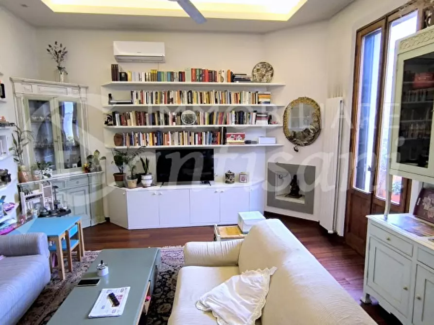 Immagine 23 di Appartamento in vendita  in Piazza Pietro Leopoldo a Firenze