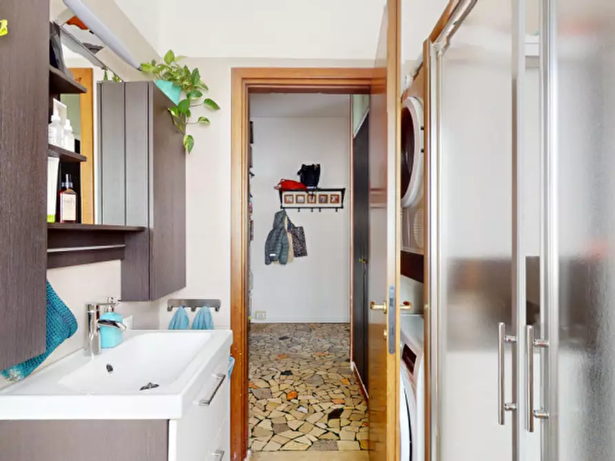 Immagine 15 di Appartamento in vendita  in Via Rompato a Vicenza