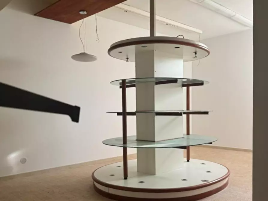 Immagine 11 di Attività commerciale in vendita  in Via Tevere, 33 Ossi a Ossi