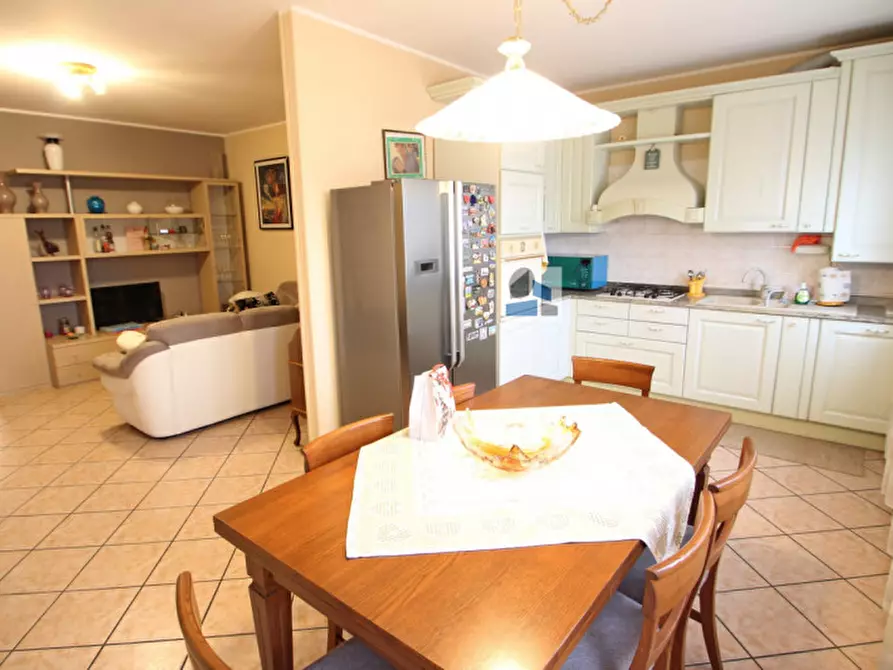 Immagine 3 di Appartamento in vendita  in Via Cairoli a Santa Maria Di Sala