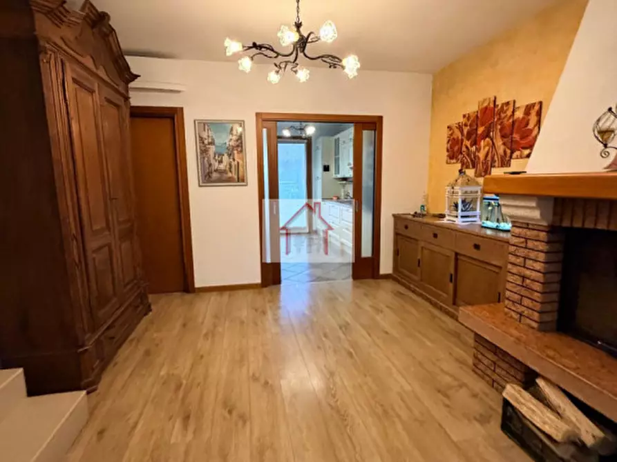 Immagine 2 di Villetta a schiera in vendita  in Via San Rocco a Giavera Del Montello