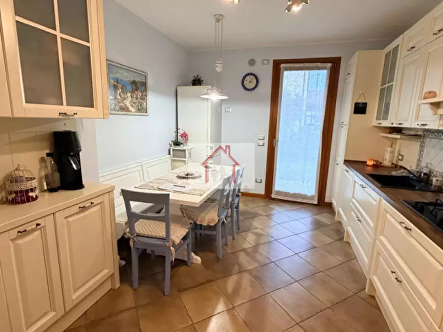 Immagine 3 di Villetta a schiera in vendita  in Via San Rocco a Giavera Del Montello