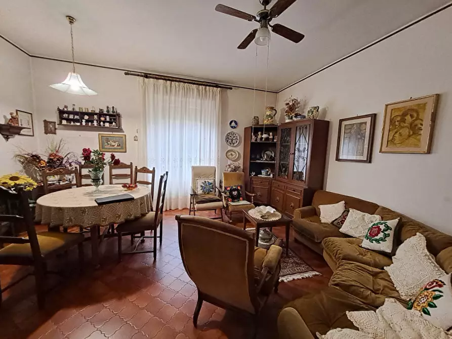 Immagine 2 di Appartamento in vendita  a Tuoro Sul Trasimeno