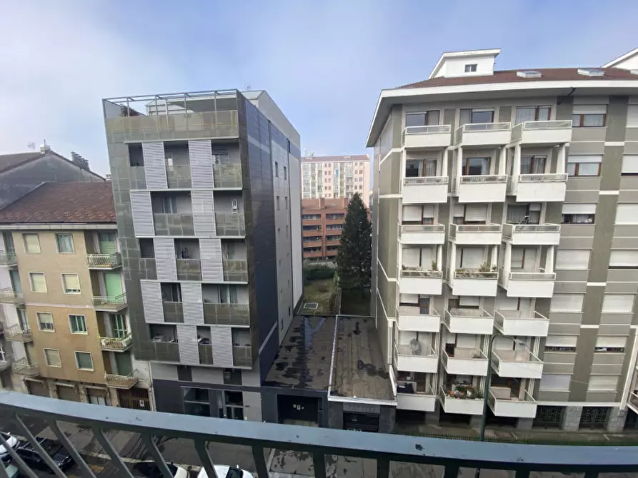 Immagine 13 di Appartamento in vendita  in Via Genova 211 a Torino