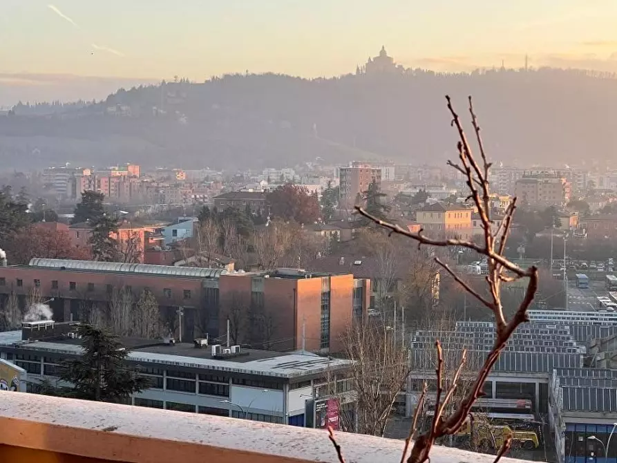 Immagine 11 di Attico in vendita  in via vittoria a Bologna