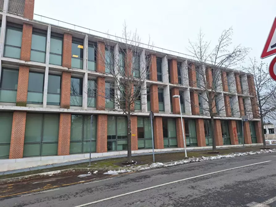 Immagine 1 di Magazzino in vendita  in Piazza Sciascia Leonardo, 47522 Cesena FC, Italia a Cesena