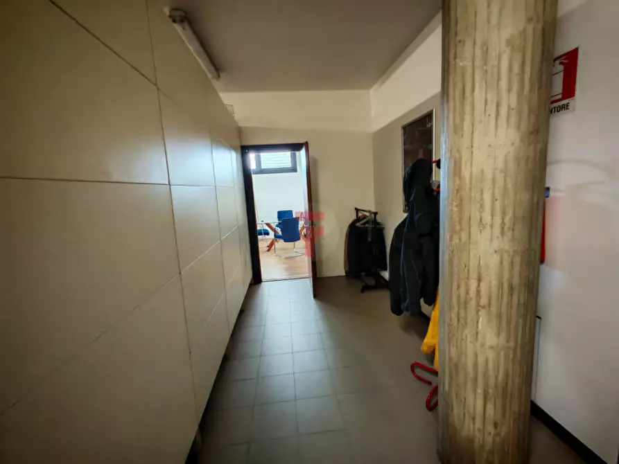 Immagine 6 di Ufficio in affitto  in Via Guglielmo Marconi a Ponte San Nicolò