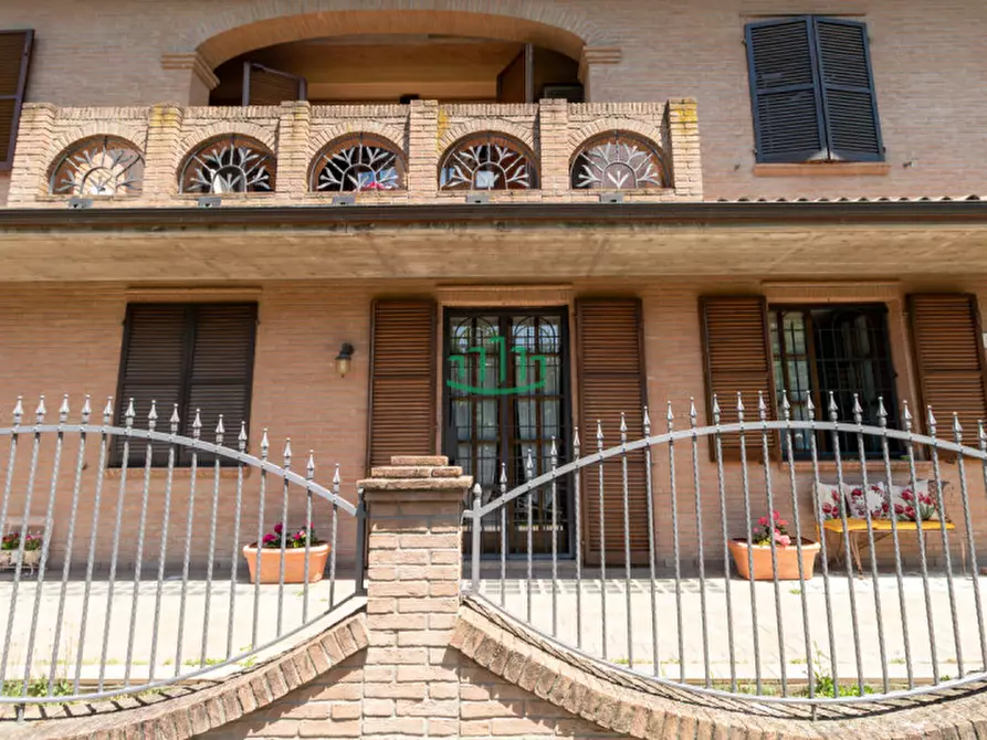 Immagine 3 di Casa bifamiliare in vendita  in via toscana a Bologna