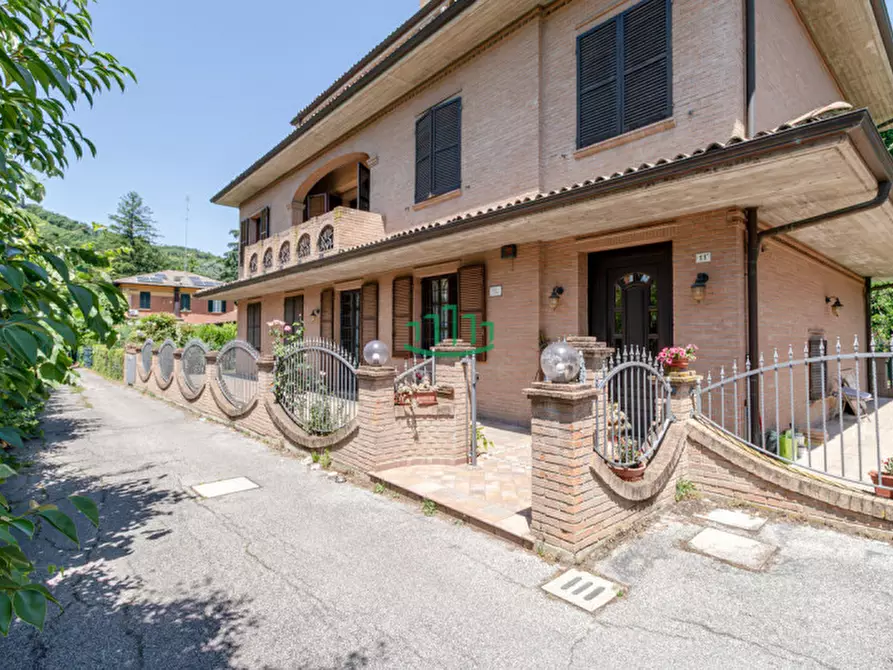 Immagine 11 di Casa bifamiliare in vendita  in via toscana a Bologna