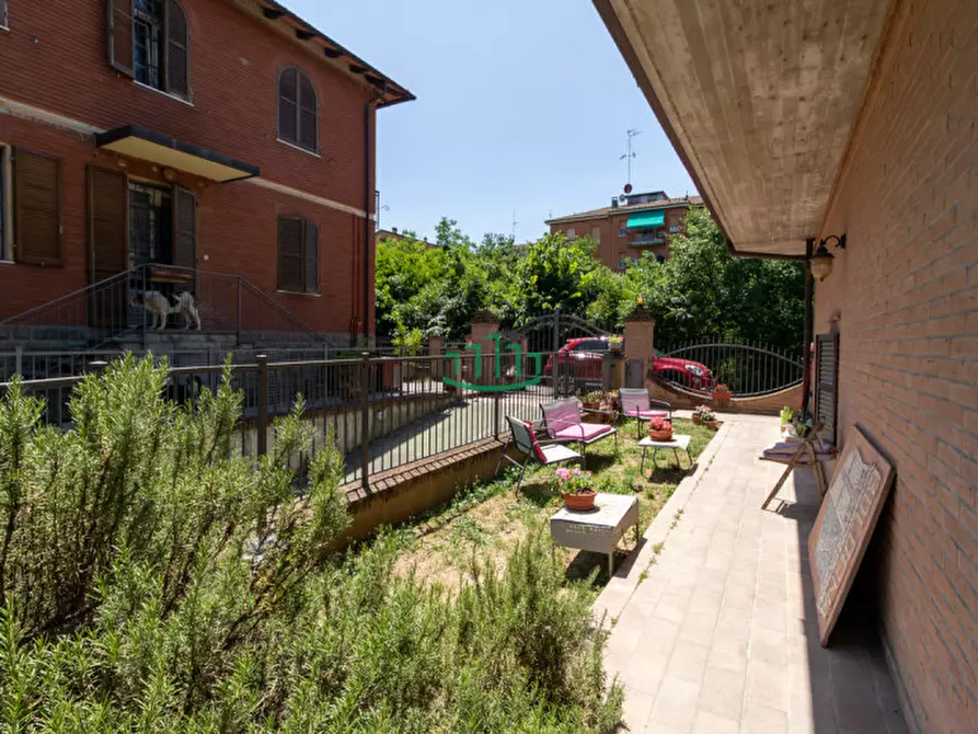 Immagine 19 di Casa bifamiliare in vendita  in via toscana a Bologna