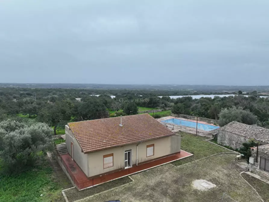 Immagine 10 di Casa indipendente in vendita  a Scicli