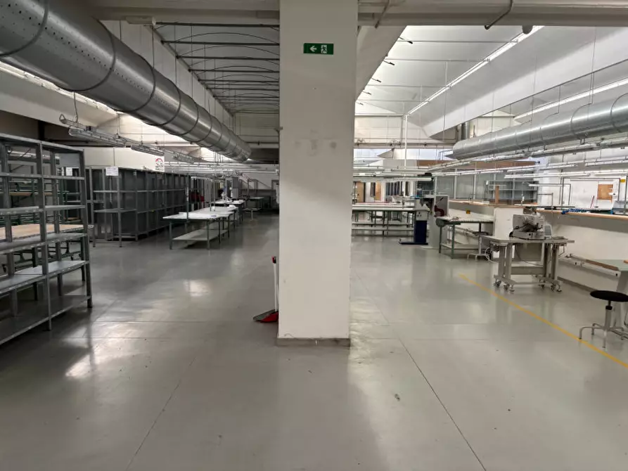 Immagine 2 di Capannone industriale in affitto  in VIA PIETRO NENNI a Sesto Fiorentino