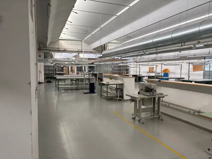 Immagine 4 di Capannone industriale in affitto  in VIA PIETRO NENNI a Sesto Fiorentino