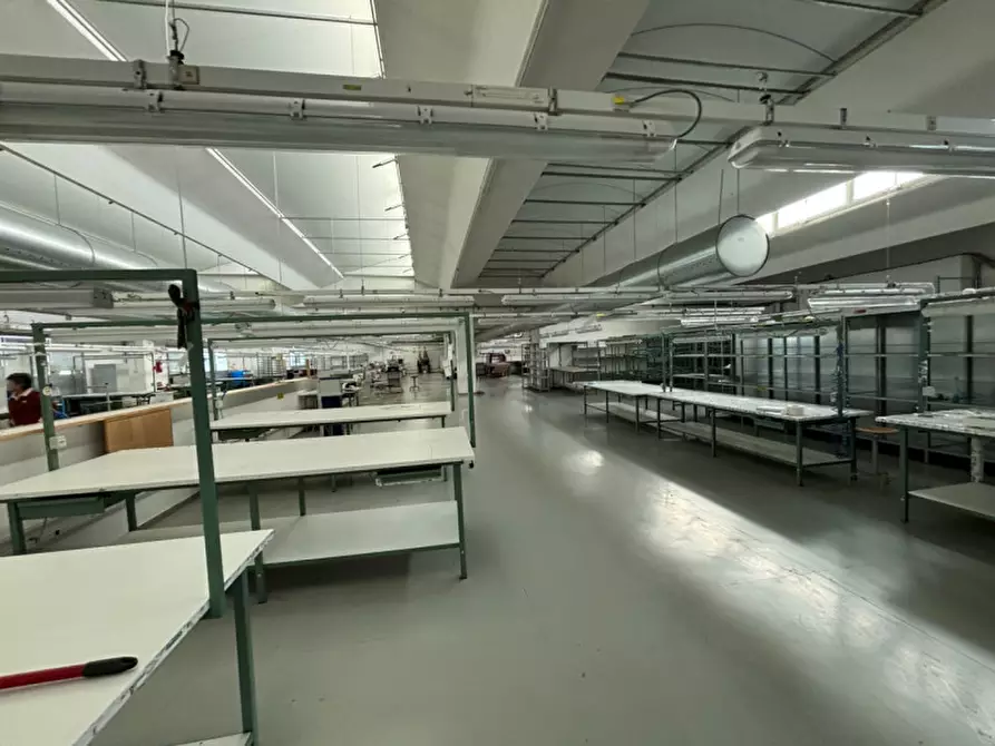 Immagine 5 di Capannone industriale in affitto  in VIA PIETRO NENNI a Sesto Fiorentino