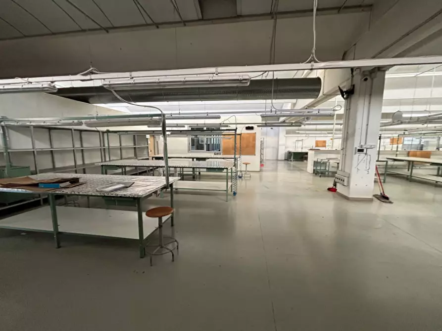 Immagine 8 di Capannone industriale in affitto  in VIA PIETRO NENNI a Sesto Fiorentino