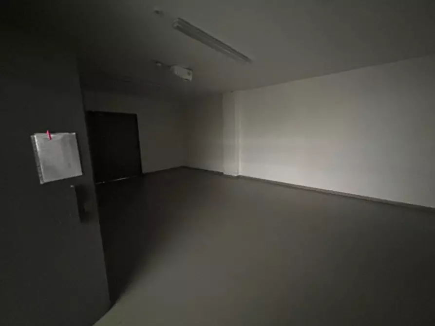 Immagine 11 di Capannone industriale in affitto  in VIA PIETRO NENNI a Sesto Fiorentino