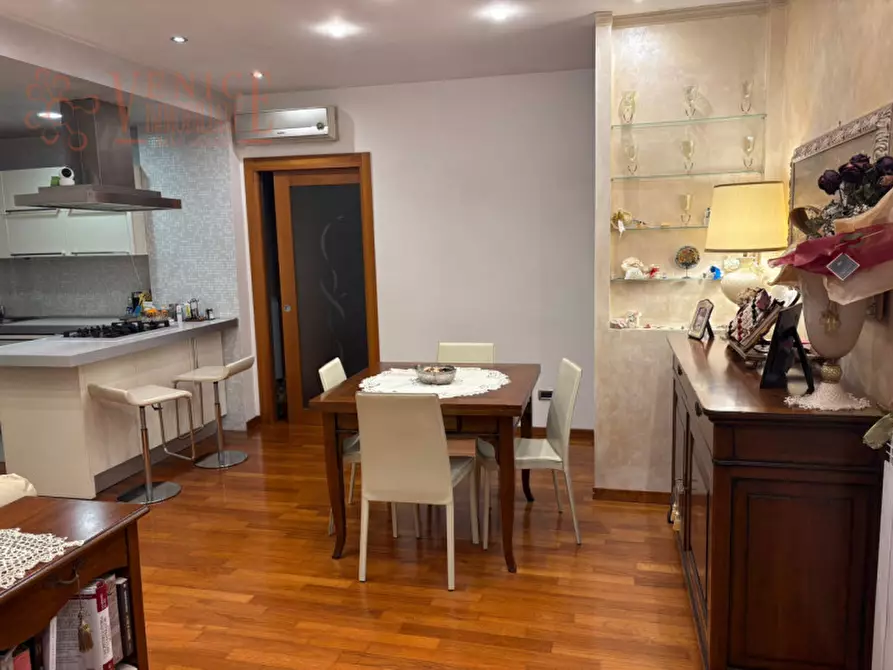 Immagine 1 di Appartamento in vendita  a Venezia