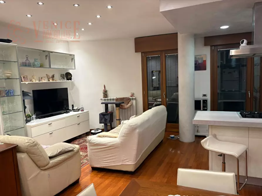 Immagine 1 di Appartamento in vendita  a Venezia