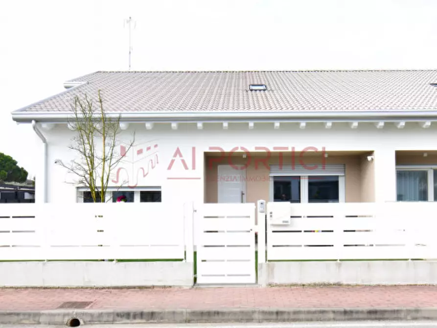 Immagine 1 di Casa bifamiliare in vendita  in VIA PERERI a Fosso'