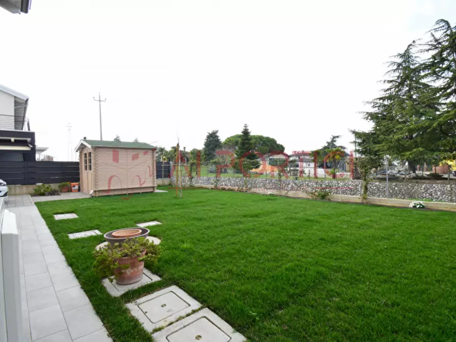 Immagine 9 di Casa bifamiliare in vendita  in VIA PERERI a Fosso'