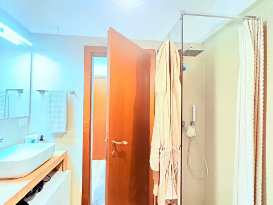 Immagine 14 di Appartamento in vendita  in Via dell'Asilo a Trento