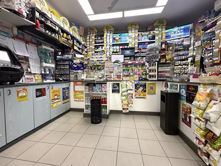 Immagine 1 di Attività commerciale in vendita  in Via Giovanni Pascoli 7 a Sesto Fiorentino