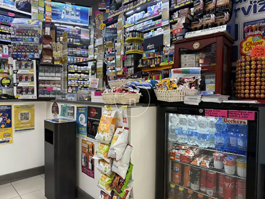 Immagine 3 di Attività commerciale in vendita  in Via Giovanni Pascoli 7 a Sesto Fiorentino