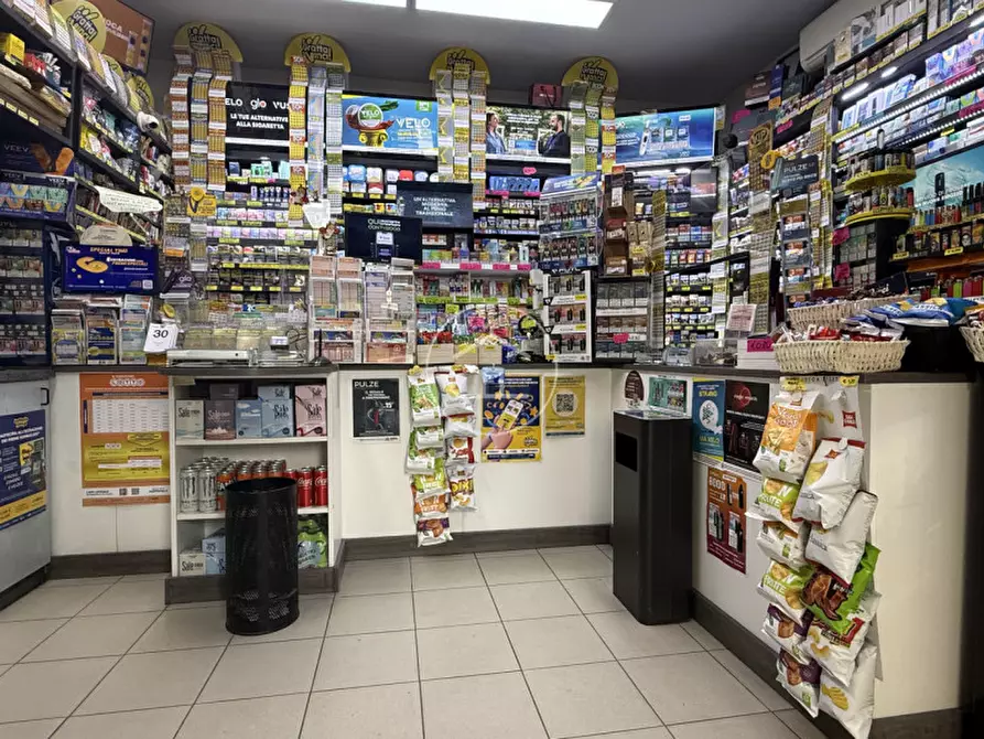Immagine 4 di Attività commerciale in vendita  in Via Giovanni Pascoli 7 a Sesto Fiorentino