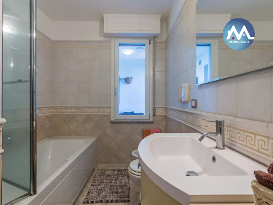 Immagine 15 di Appartamento in vendita  in via toscanini a Pesaro