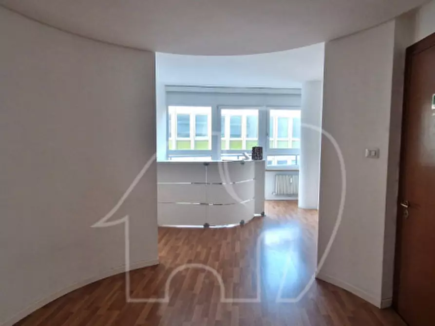 Immagine 4 di Ufficio in affitto  in Via della Mendola - Alte Mendelstraße a Bolzano