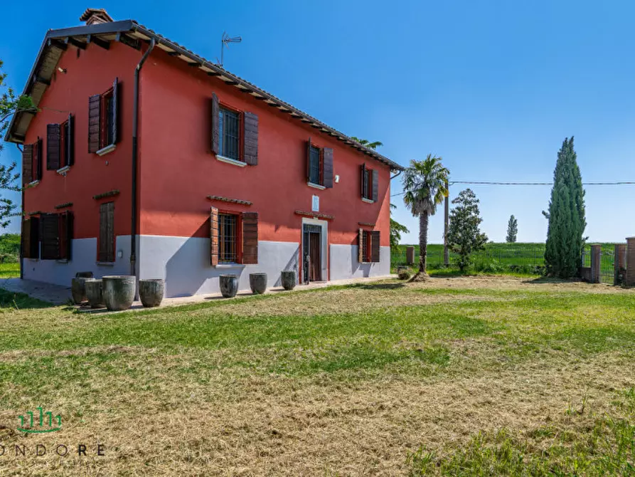 Immagine 1 di Casa indipendente in vendita  in Via Cacciatori a Crevalcore