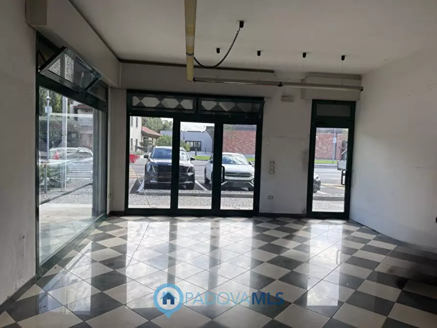 Immagine 6 di Negozio in vendita  in Via Noventana, 105 a Noventa Padovana