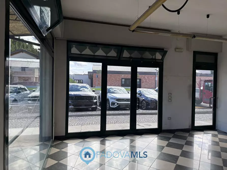 Immagine 8 di Negozio in vendita  in Via Noventana, 105 a Noventa Padovana