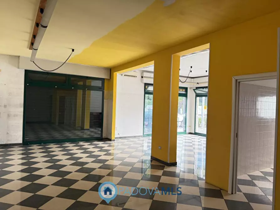 Immagine 10 di Negozio in vendita  in Via Noventana, 105 a Noventa Padovana