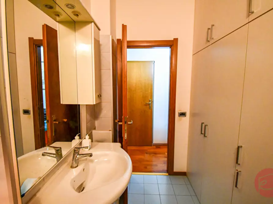 Immagine 9 di Appartamento in vendita  a Forli'