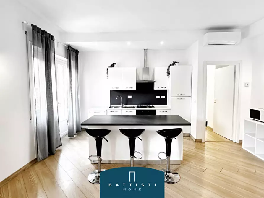 Immagine 1 di Appartamento in vendita  in Via Pietro Cartoni a Roma