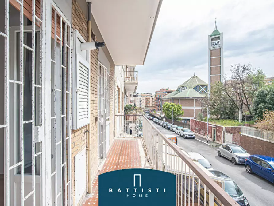 Immagine 9 di Appartamento in vendita  in Via Pietro Cartoni a Roma