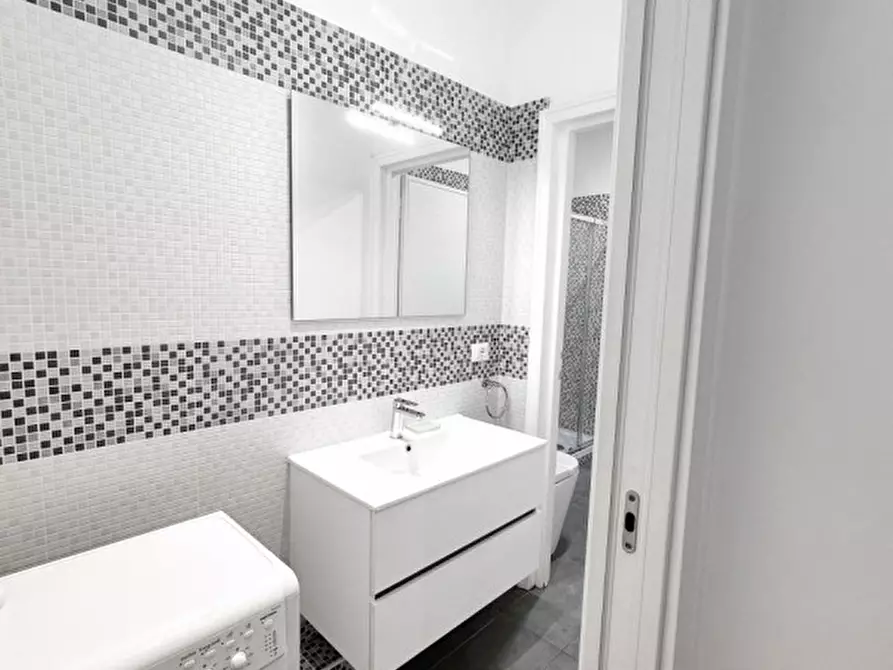 Immagine 17 di Appartamento in vendita  in Via Pietro Cartoni a Roma