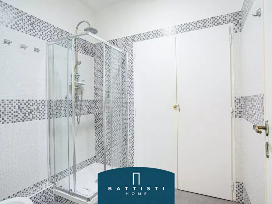 Immagine 24 di Appartamento in vendita  in Via Pietro Cartoni a Roma