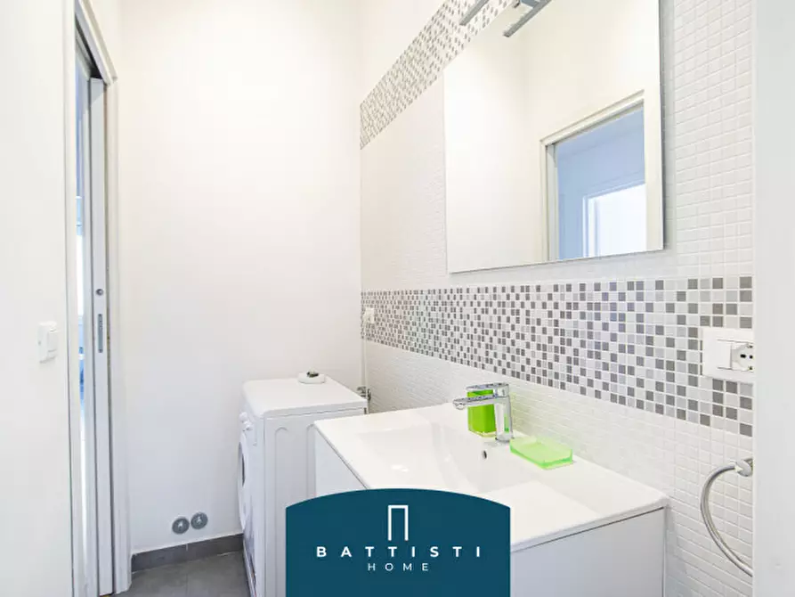 Immagine 26 di Appartamento in vendita  in Via Pietro Cartoni a Roma