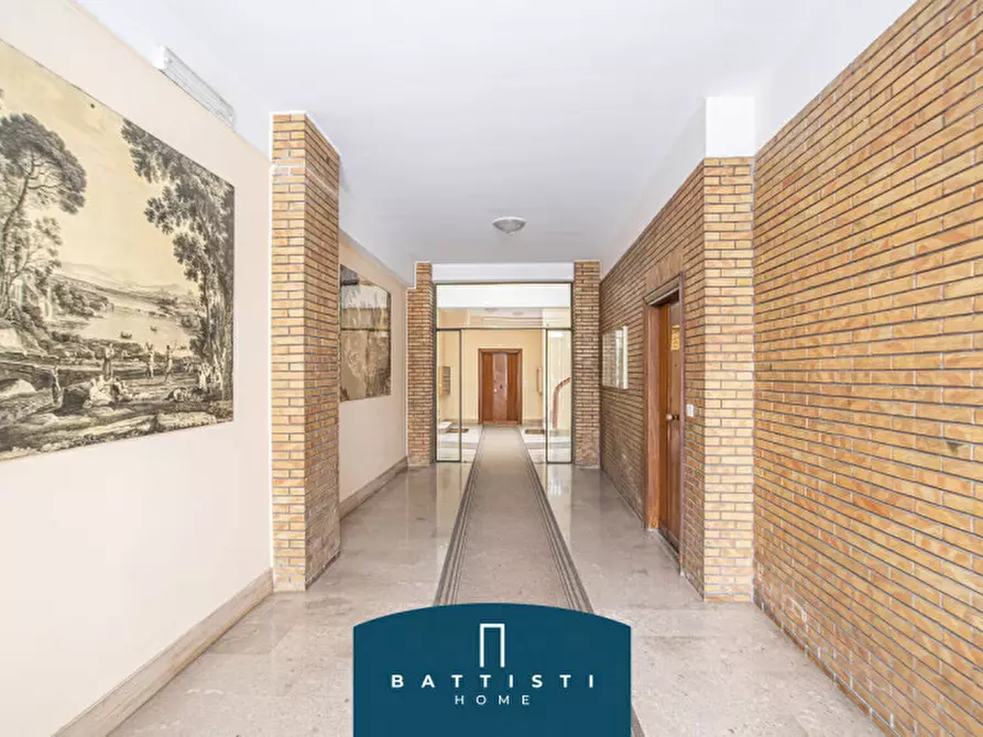 Immagine 30 di Appartamento in vendita  in Via Pietro Cartoni a Roma