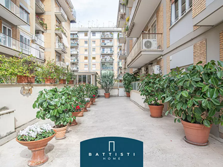 Immagine 31 di Appartamento in vendita  in Via Pietro Cartoni a Roma