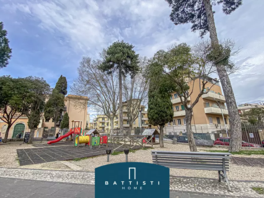 Immagine 34 di Appartamento in vendita  in Via Pietro Cartoni a Roma