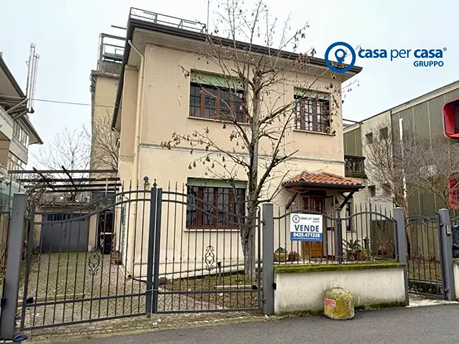 Immagine 1 di Casa indipendente in vendita  in Via Giacomo Sichirollo a Rovigo