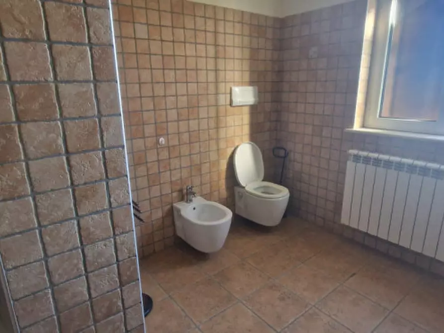 Immagine 28 di Rustico / casale in vendita  in centro a Rosciano