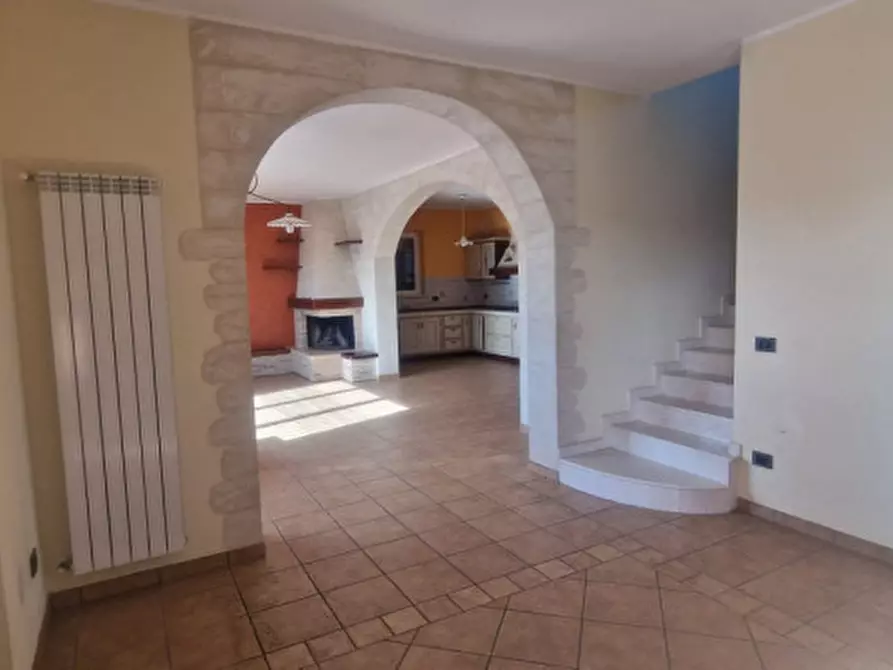 Immagine 34 di Rustico / casale in vendita  in centro a Rosciano