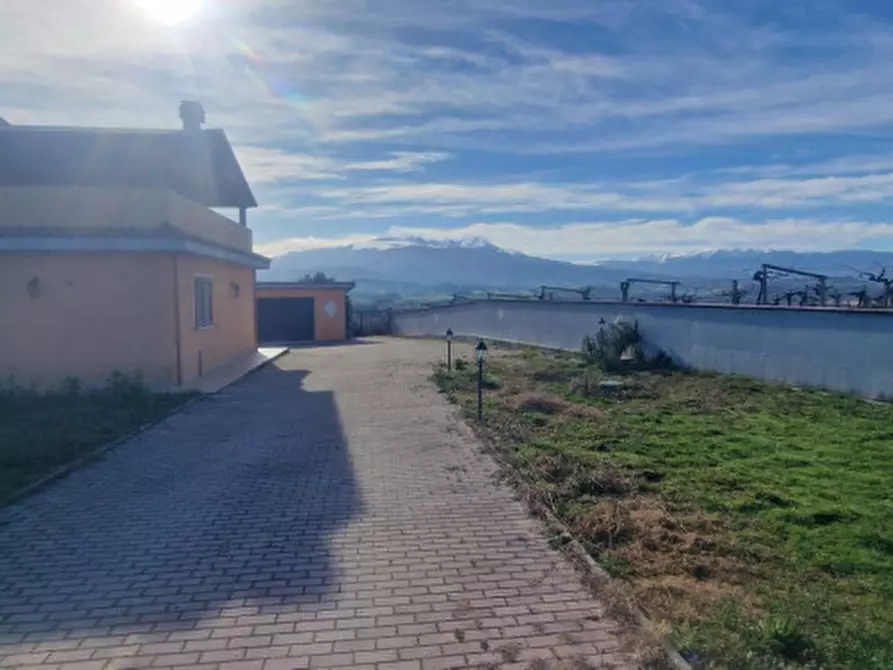 Immagine 41 di Rustico / casale in vendita  in centro a Rosciano