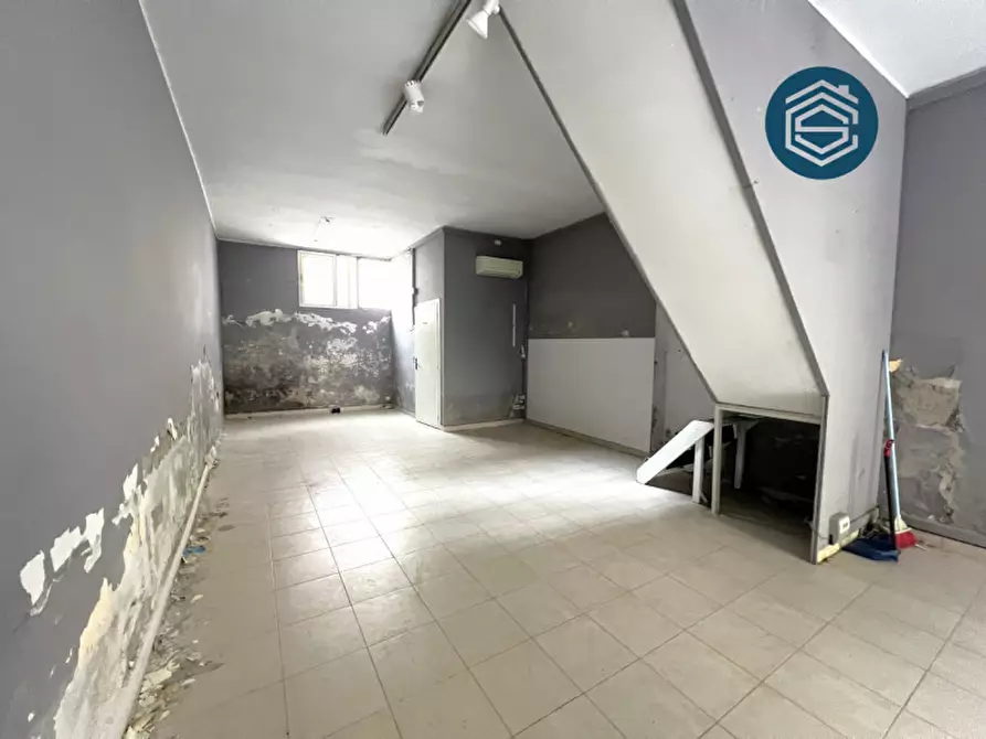 Immagine 6 di Negozio in vendita  in Via Vittorio Veneto 14 a Campi Bisenzio