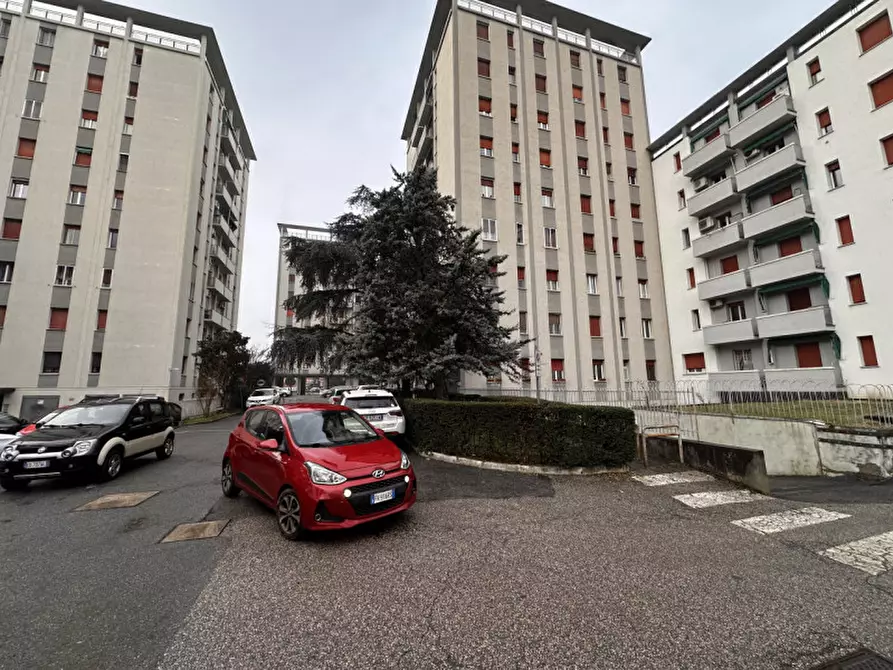 Immagine 4 di Negozio in vendita  in Via Filippo De Pisis a Bologna