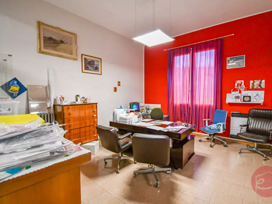 Immagine 7 di Negozio in affitto  a Cesena